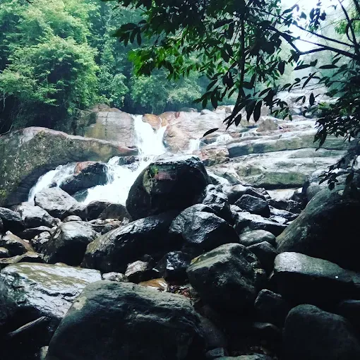Narangas Ella Waterfall
